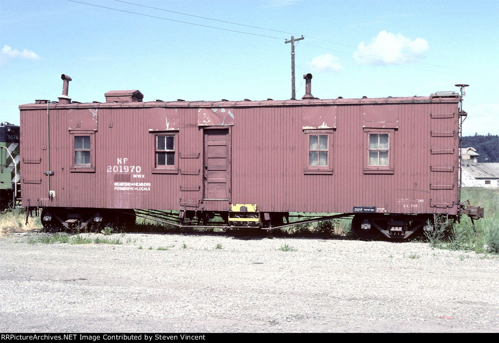 Northern Pacific wood side, truss rod bunk car NP #201970